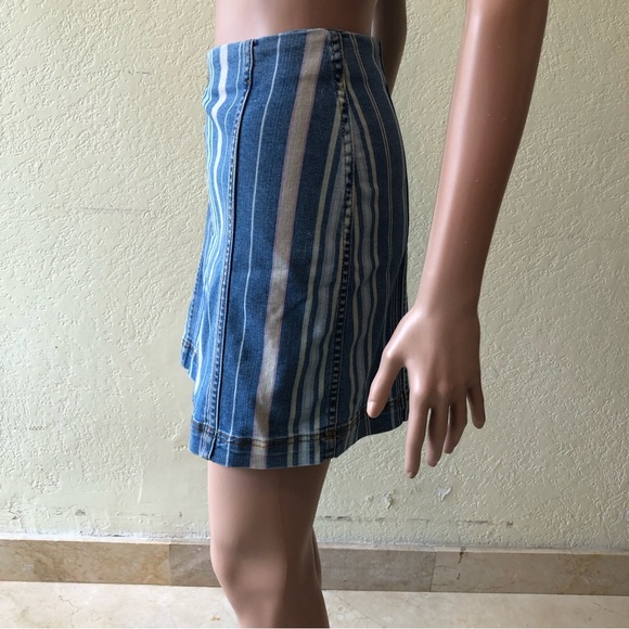 Wild Fable Women’s Size 12 Denim Jeans Mini Skirt Striped Elastic Back Zipped - Picture 3 of 16